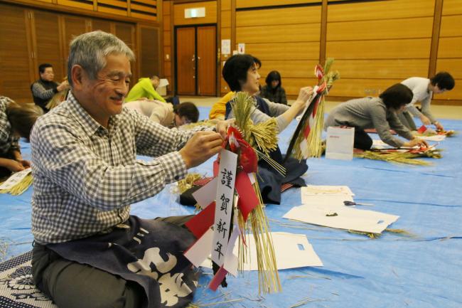 伝統のしめ飾り作り講習会