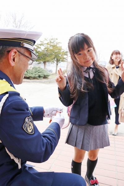 おまもり配布の写真