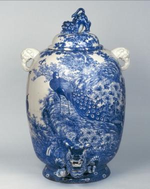 染付花鳥図獅子鈕蓋付大飾壺