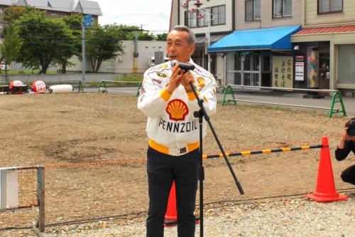 市長が挨拶する様子